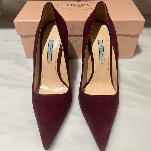 Authentic PRADA Burgundy Suede Heels EU38 (7.5 US) Preloved.Box/bag included - Picture 4 of 7
